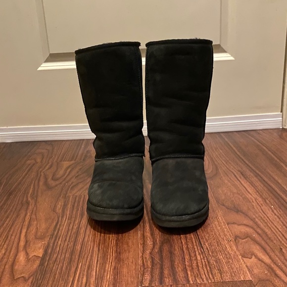 UGG Classic Tall Boot Black - Picture 2 of 3